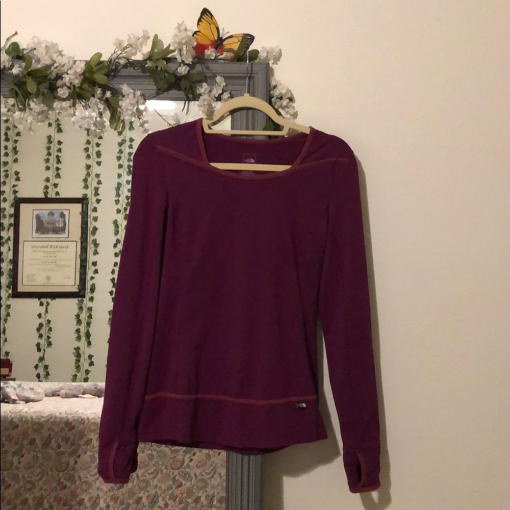 🌼Magenta Northface shirt!!